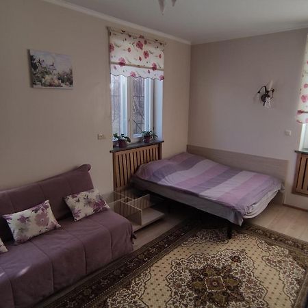 Guest House Dacha Kyiv Exterior photo