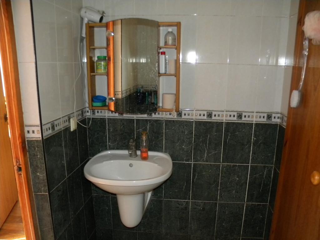 Guest House Dacha Kyiv Exterior photo