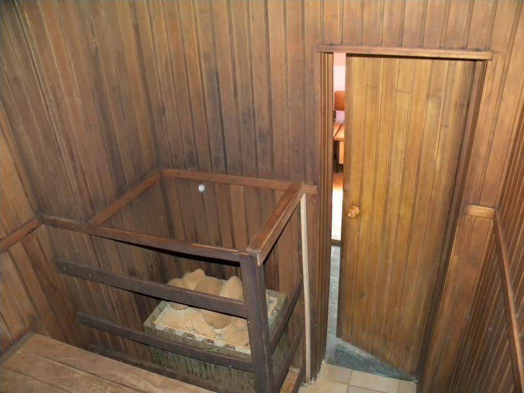 Guest House Dacha Kyiv Exterior photo